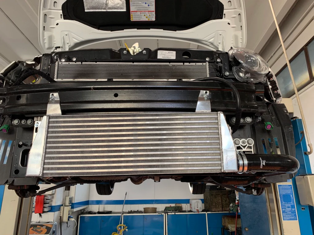 Intercooler frontale da 7,5 litri per 595/695/500 Abarth - Image 4